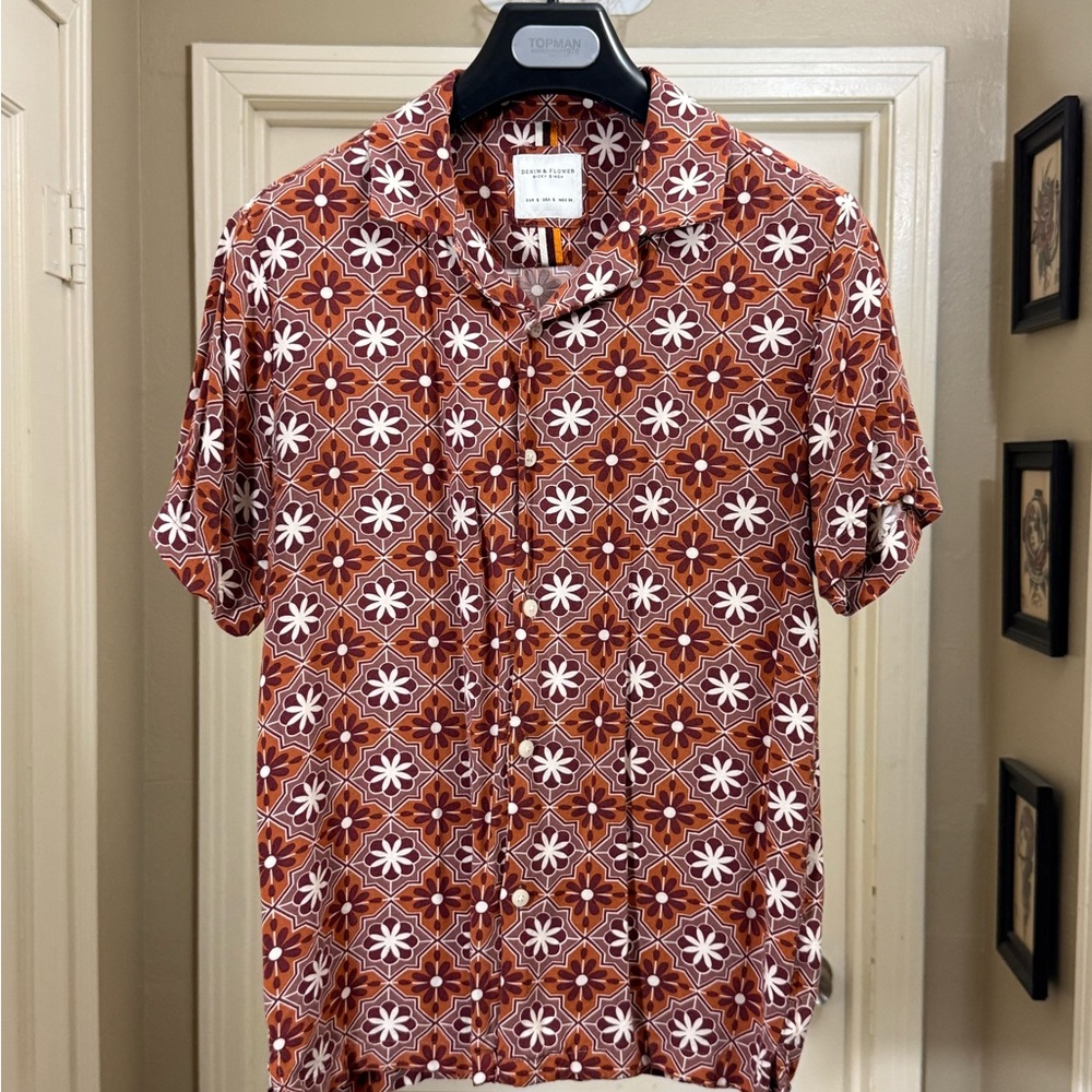 Denim & Flower Men's Red and White Geometric Floral Shirt